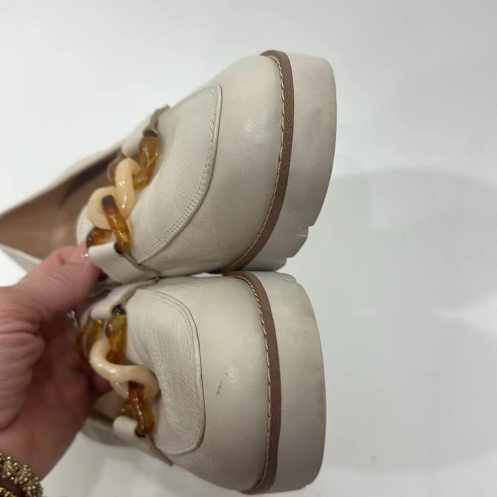 Vionic Cynthia cream color Slip on loafers size 9.5